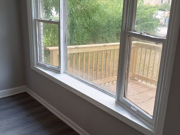 3rd image of 18 Lynwood Dr