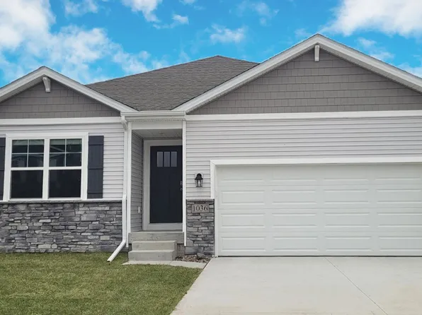 712 E Bear Dr, Tiffin, IA 52340