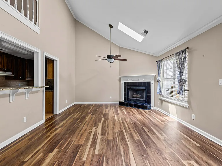 253 Jackson St — Photo 10