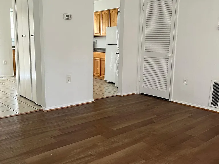 2611 Hallam Ct — Photo 3
