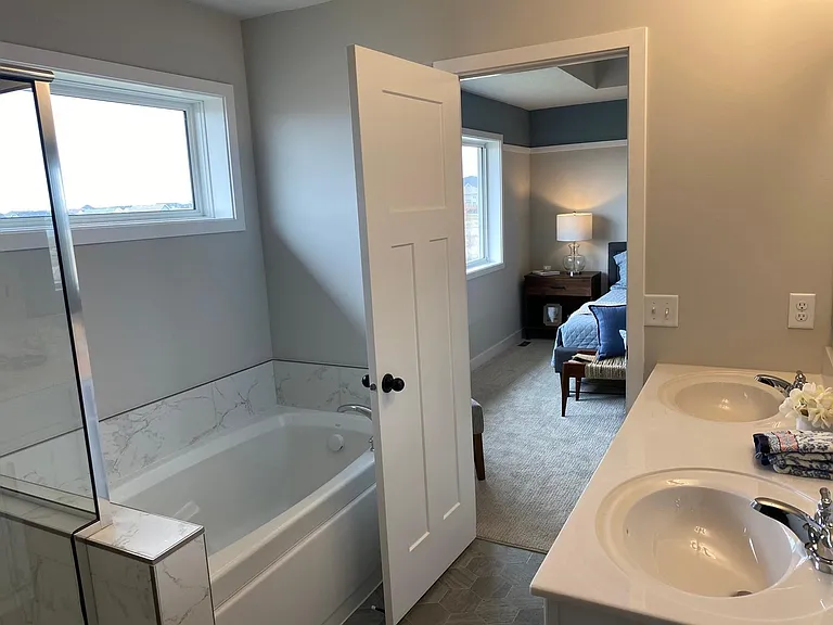 18245 Glacier Way — Photo 3