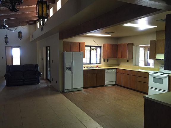 Kitchen & Great Room