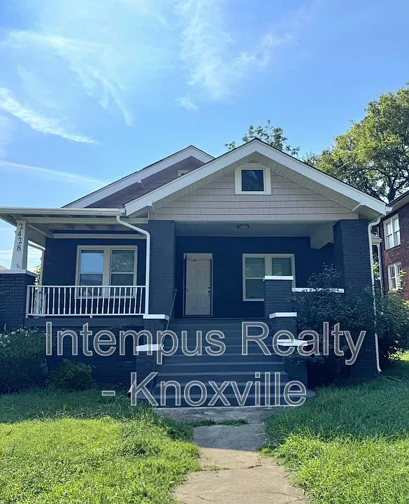 2428 Linden Ave