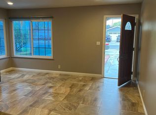 1209 Evonda St, Santa Ana, CA 92703