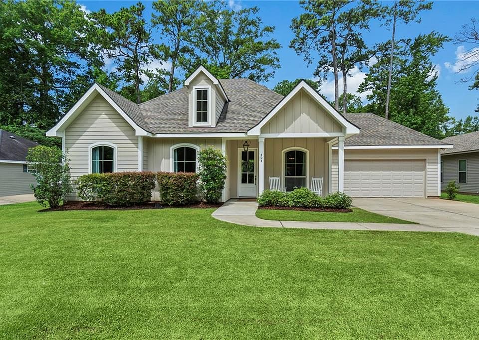 1st image of 424 Holm Oak Ln