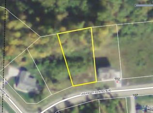 106 University Estates Blvd, Athens, OH 45701