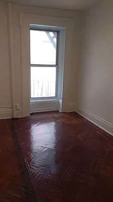 Rented by Green Line Realty | media 9