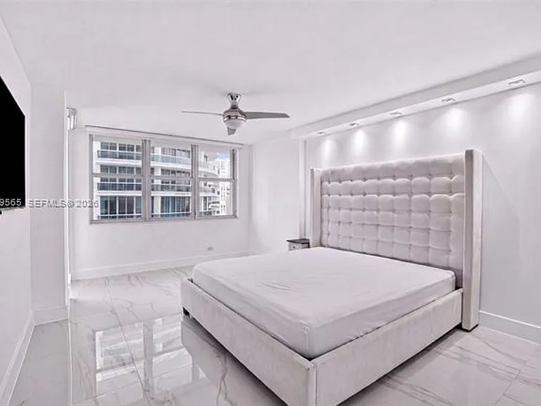 6039 Collins Avenue Cu #1624 — Photo 11