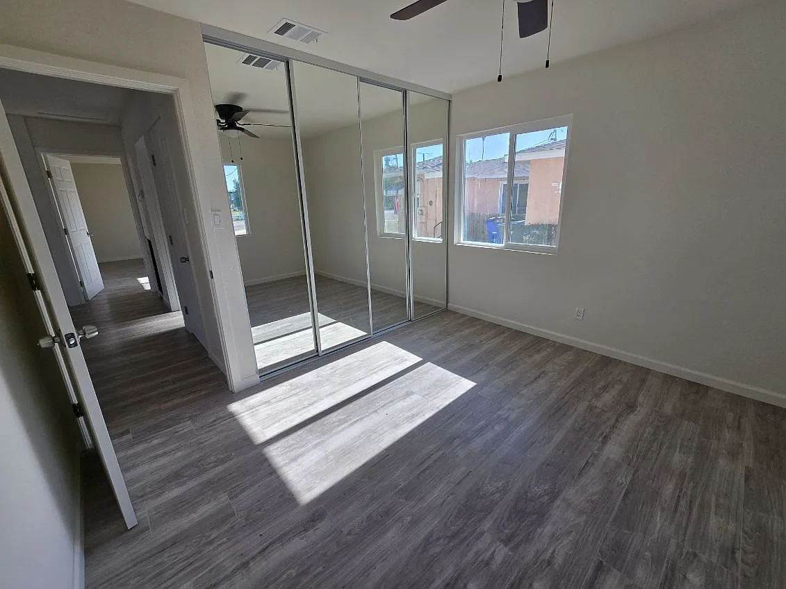 3 bed, 2.5 bath, 1400 sqft, $3,900 — Photo 3
