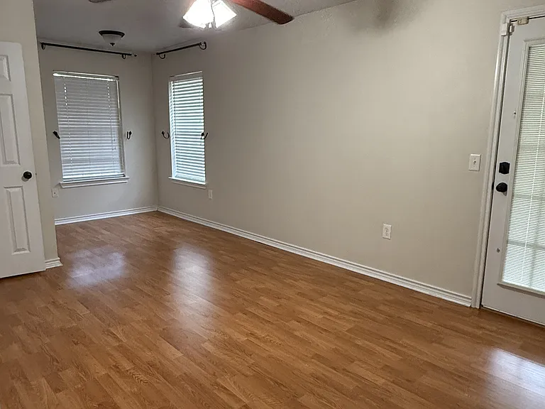 105 Willow Brook Dr — Photo 7