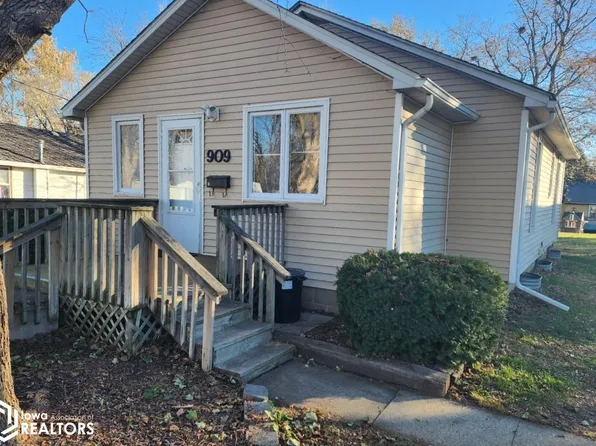 909 N Grant St, Knoxville, IA 50138