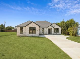 113 E Southbrook Dr, Red Oak, TX 75154