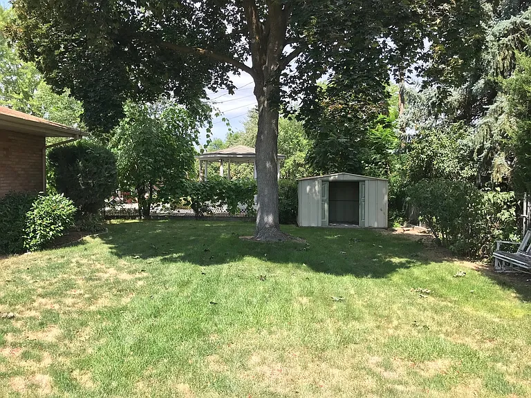 3824 W Greenbrier Dr — Photo 34
