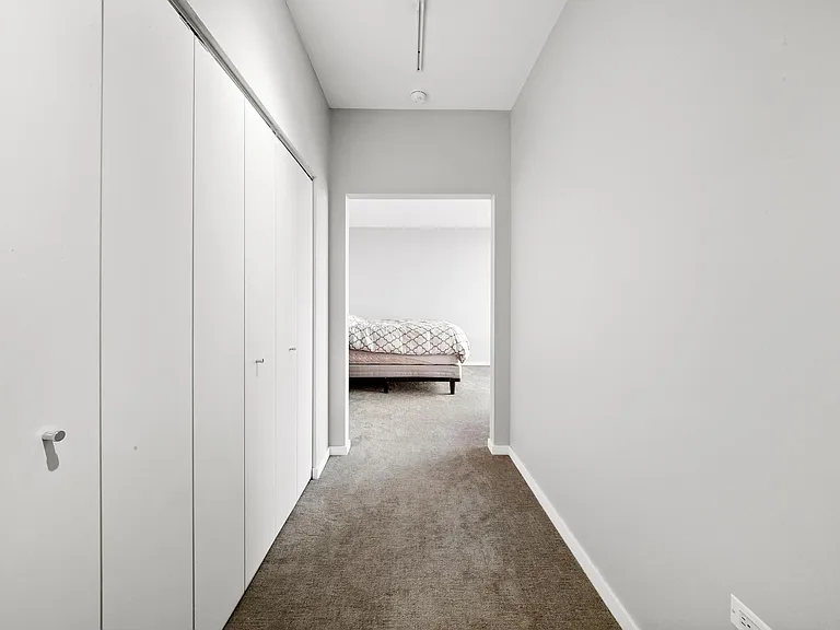 860 W Blackhawk St #2401 — Photo 5