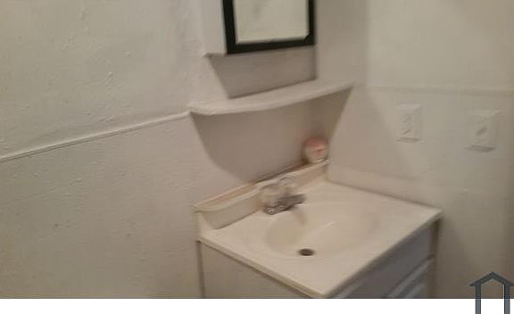 5th image of 1749 W 25th St