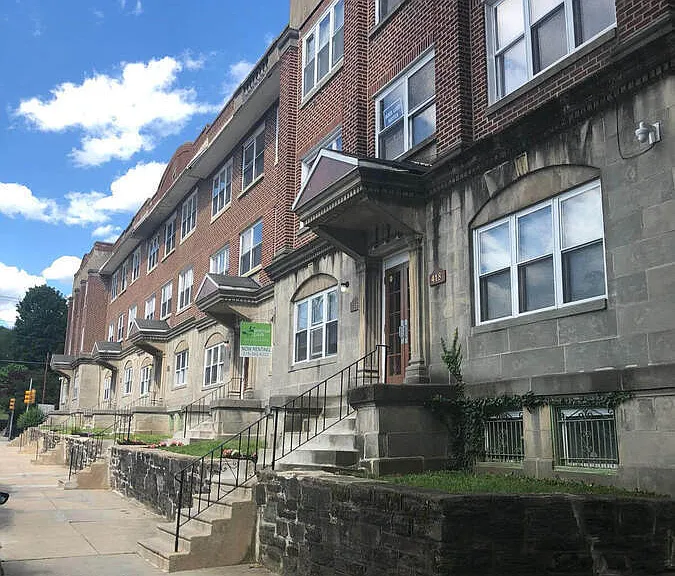 406 W Walnut Ln #2B — Photo 3