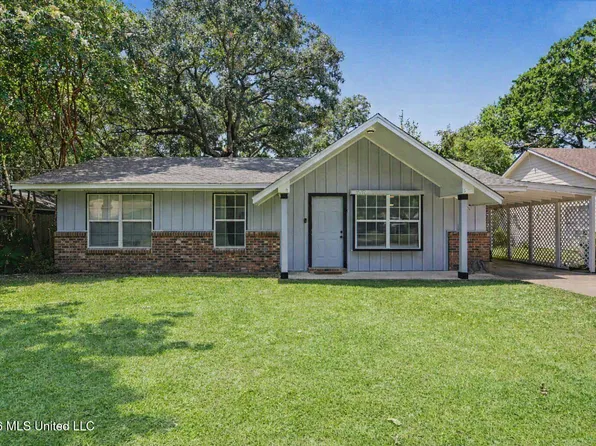 1537 S 10th St, Ocean Springs, MS 39564