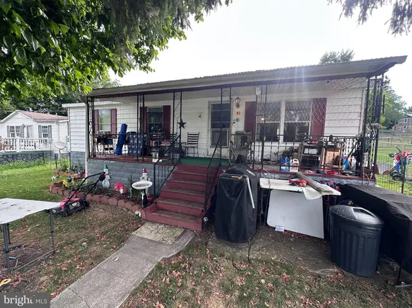 80 Potomac St, Paw Paw, WV 25434