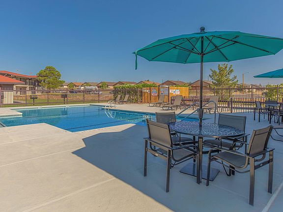Relaxing Poolside Oasis