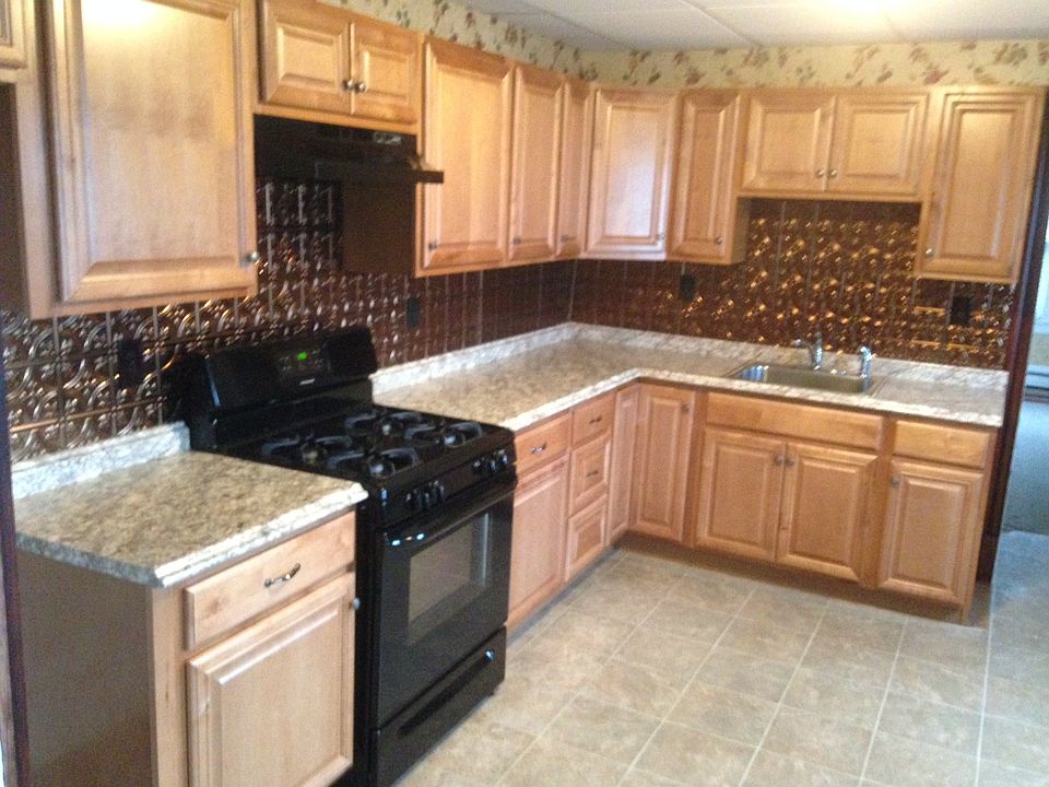 Kitchen, new Stove & Refrigerator