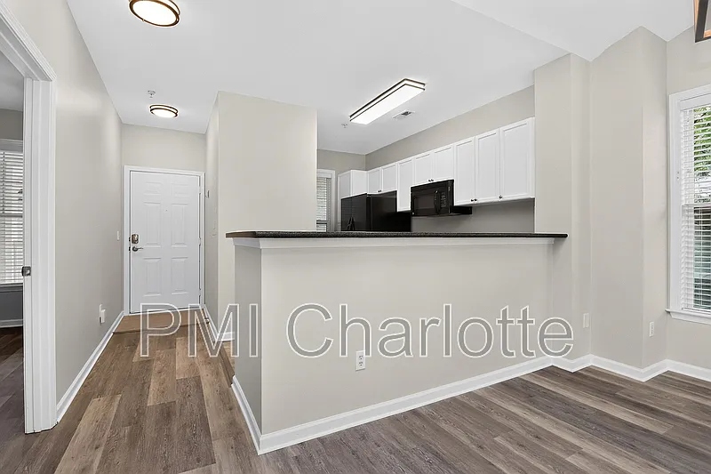 Admirals Quarters — Photo 3