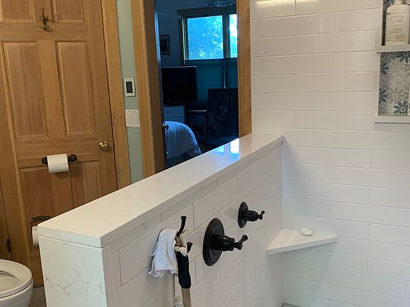 2nd image of 2576 Mapleton Ave