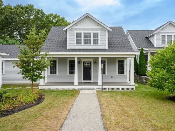7 Taylor Ln #3, Hingham, MA 02043