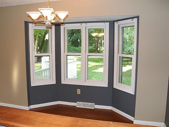 5th image of 53 Cooks Ct