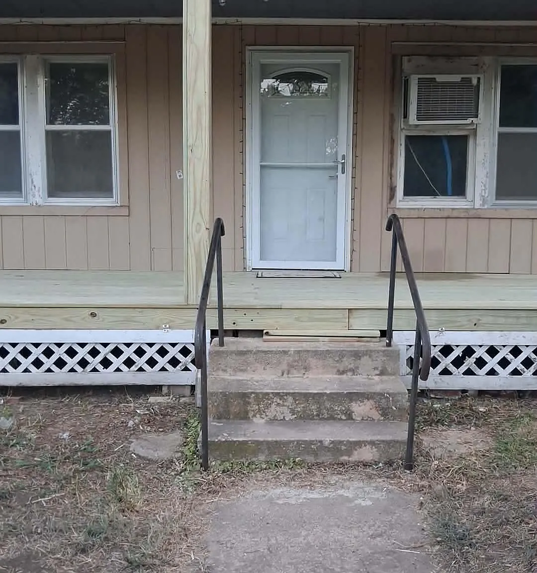 3 bed, 1392 sqft, $900 — Photo 1
