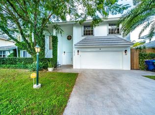 2515 NE 206th Ln, Miami, FL 33180