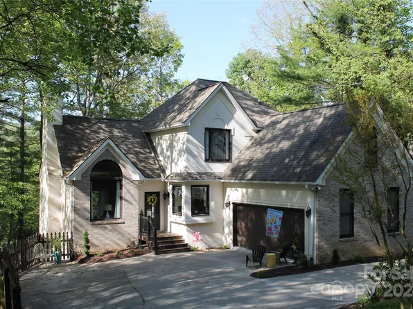 733 Zelda Ct, Hendersonville, NC 28792