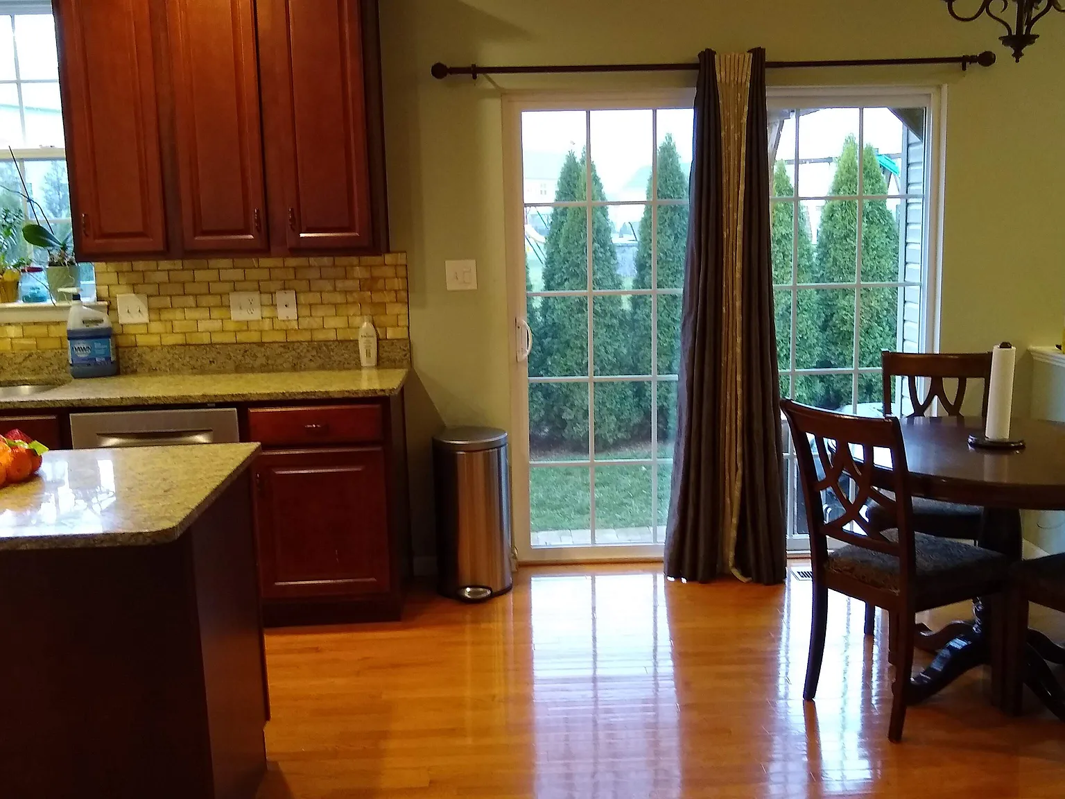 4 bed, 3.5 bath, 2550 sqft, $3,025 — Photo 3