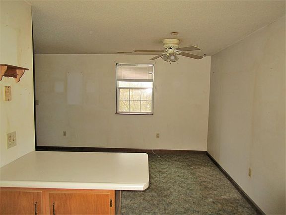 5th image of 215 Elmwood Dr #215