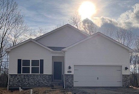 1st image of 365 Leslie Farms Dr