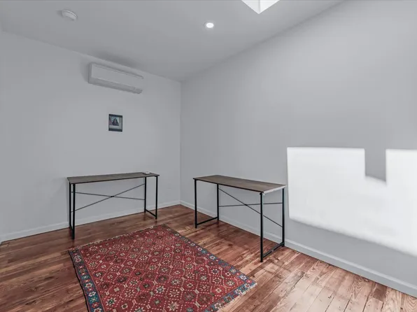 1324 Eastern Parkway image 33 of 37