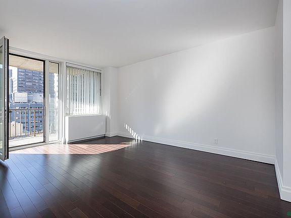 4th image of 211 E 46th St #24F