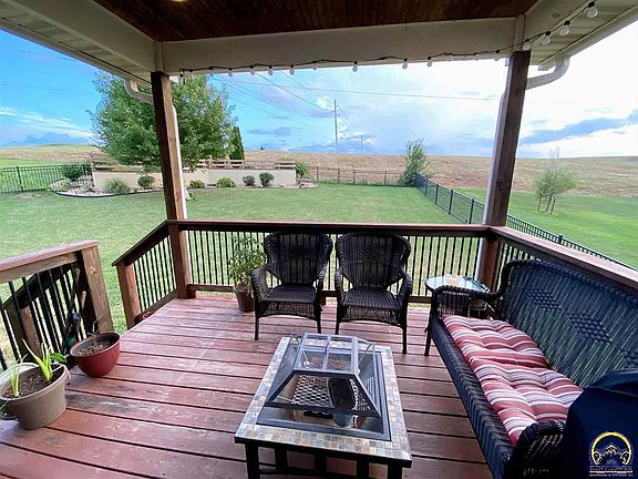 4th image of 2407 Twin Lakes Dr