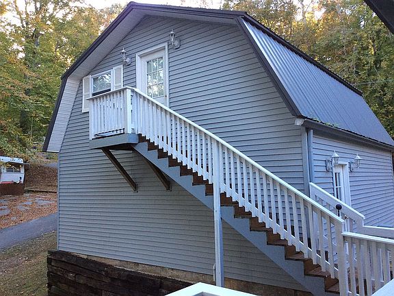 Recreation room above garage