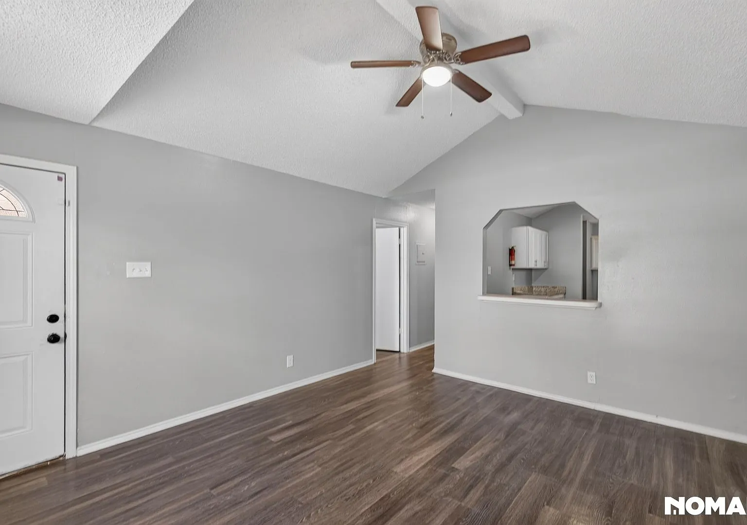 Charming 2BR House in San Antonio — Photo 4