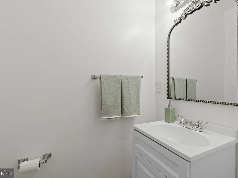 322 Harlan Sq #A-2 — Photo 6
