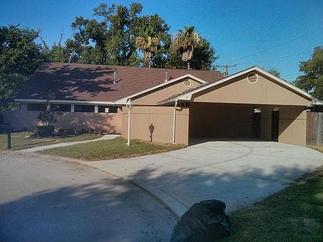 1st image of 808 Lexington Dr