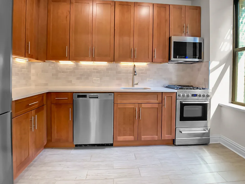 355 W 51st St #31