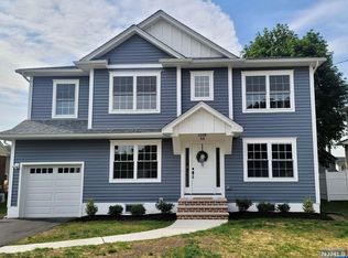 58 Taggart Way, Saddle Brook, NJ 07663