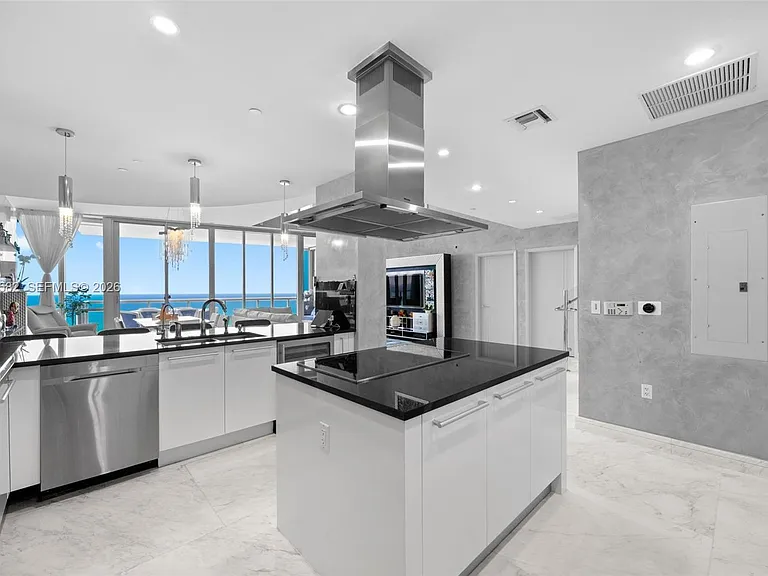 17121 Collins Ave #Penthouse 4406 — Photo 12