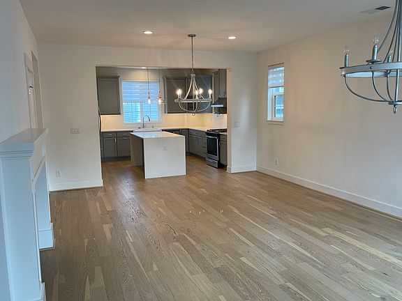 5th image of 14035 3rd Ave NE