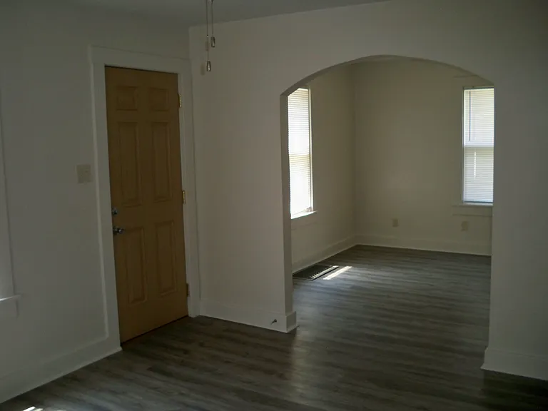 321 W Cedar St — Photo 6