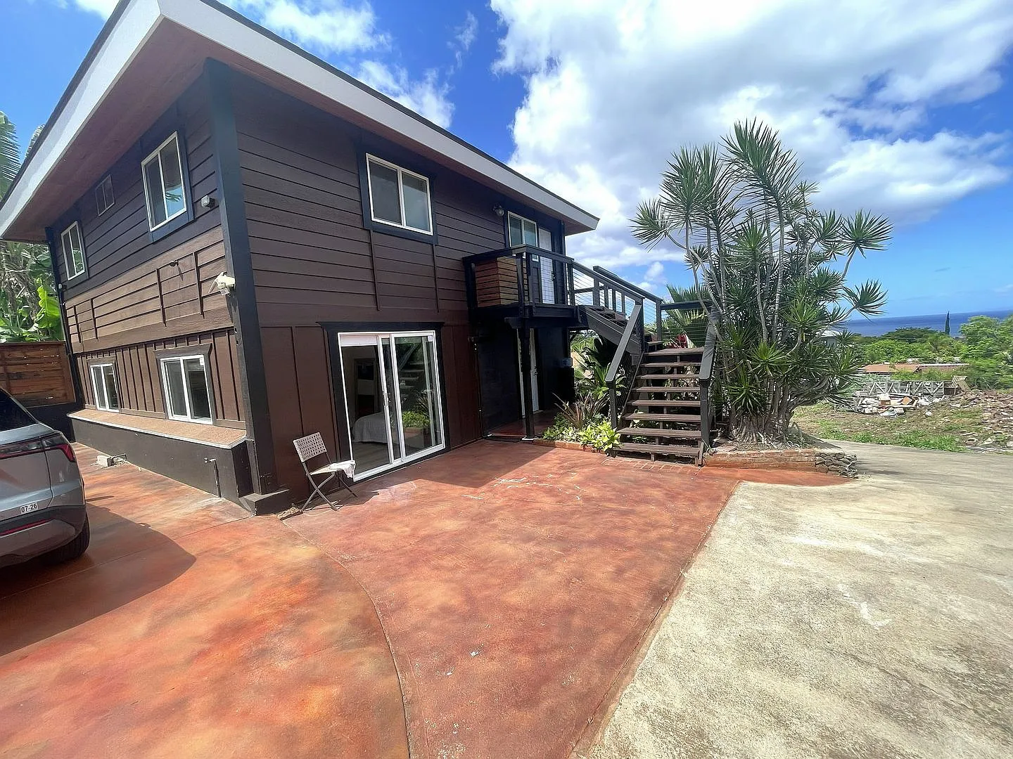 Unique setup in Maui Meadows - Mostly Furnished 2 Bed/2 Bath Prime Location w/Ocean Views — Photo 1