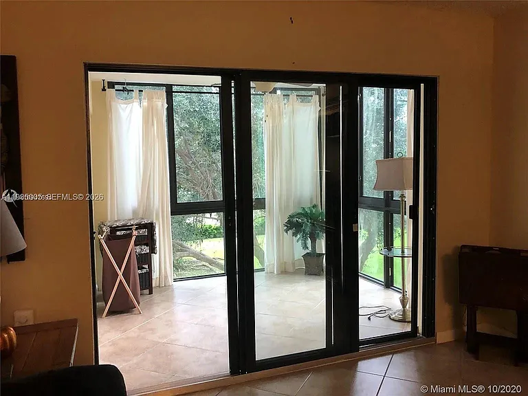 9440 SW 8th St #402 — Photo 14