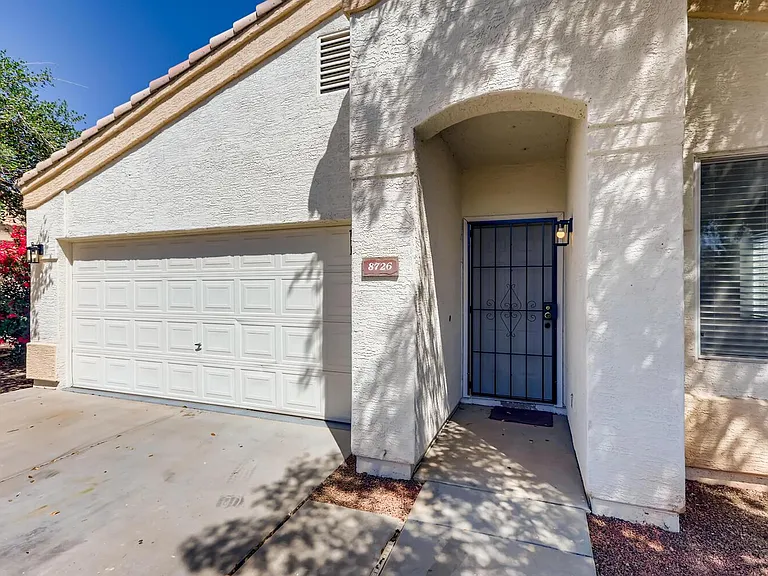 8726 W Bobby Lopez Dr — Photo 2