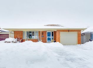 31 Bonfair Ct, Kitchener, ON N2M4P6